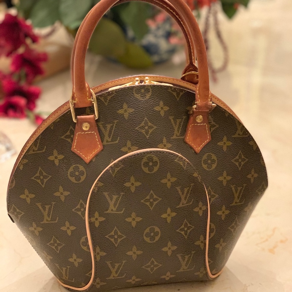 LOUIS VUITTON Monogram Ellipse PM